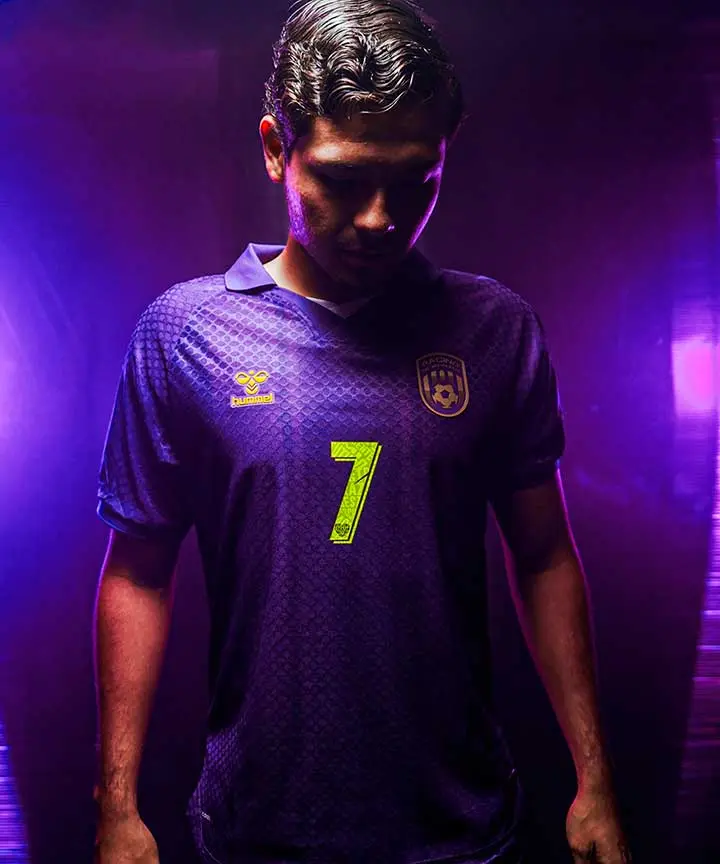 racing-veracruz-playera-oficial-2026-hummel-morado-1.webp